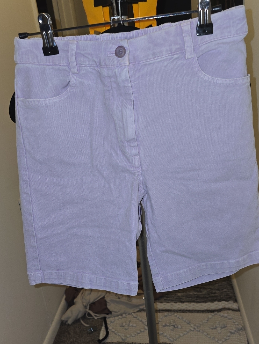 Classic Lavender Bermuda Shorts with Elastic Waistband